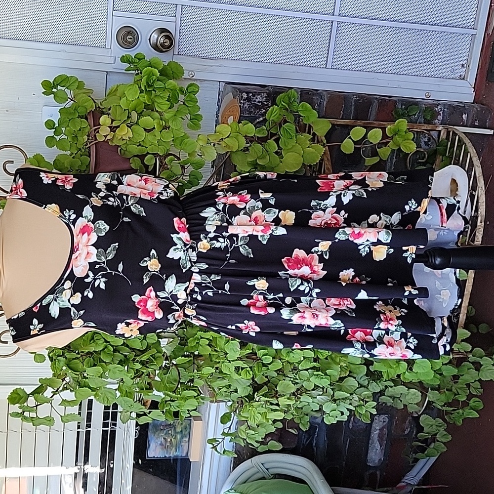 WHITE BIRCH feminine, black floral, sleeveless dress. Size S.  NWOT